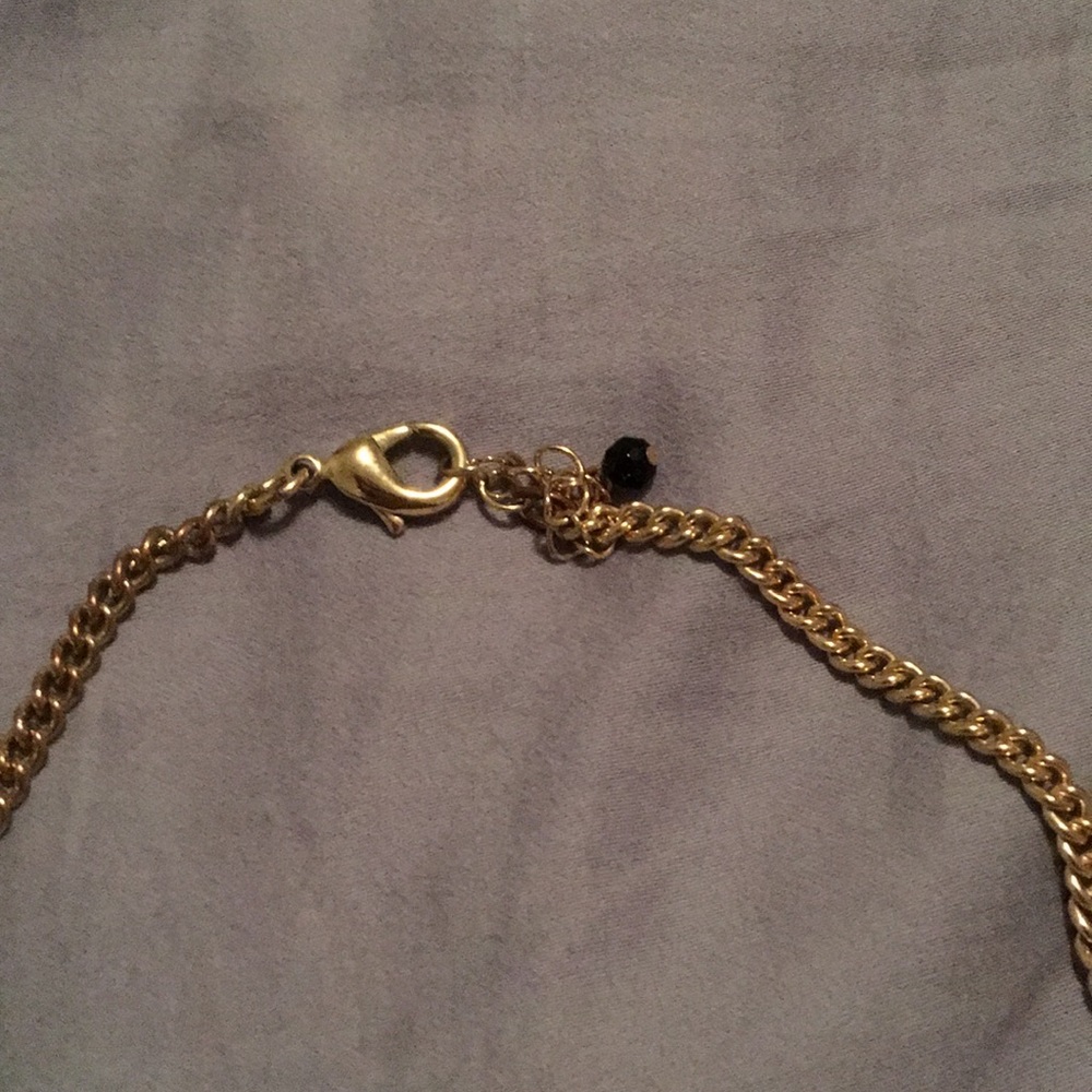 Black statement necklace - Picture 3 of 3